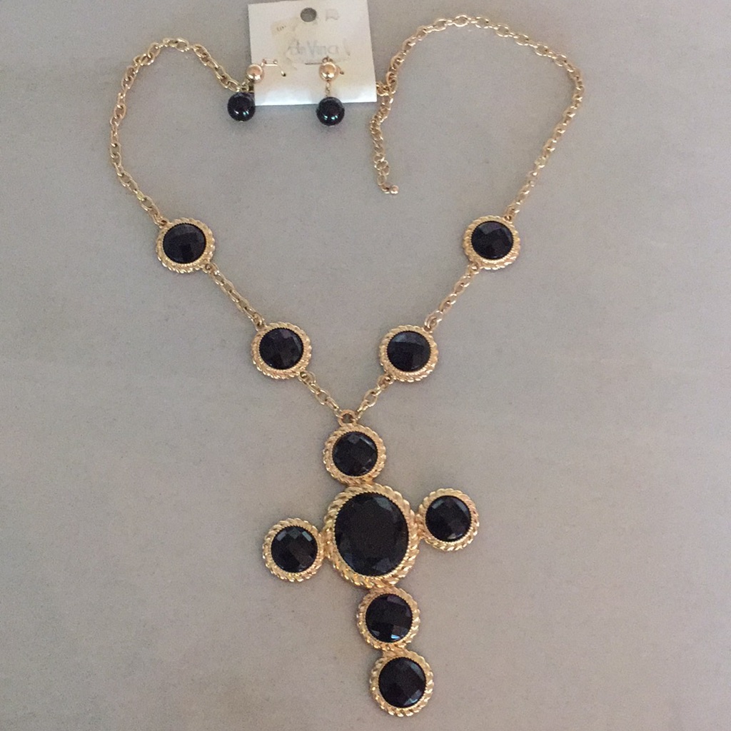 Statement Cross - Neckless And Earrings Def 12$